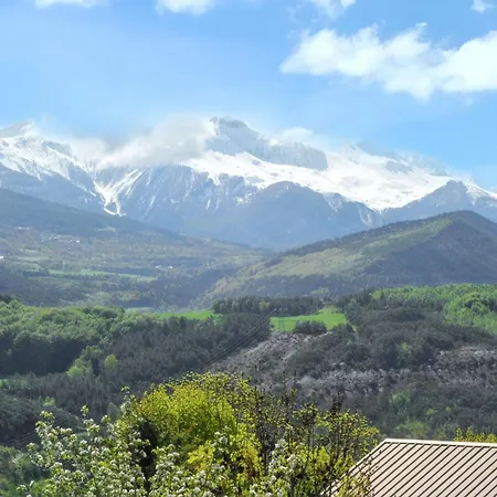 A Avec Piscine Partagee Et Vue Selonnet