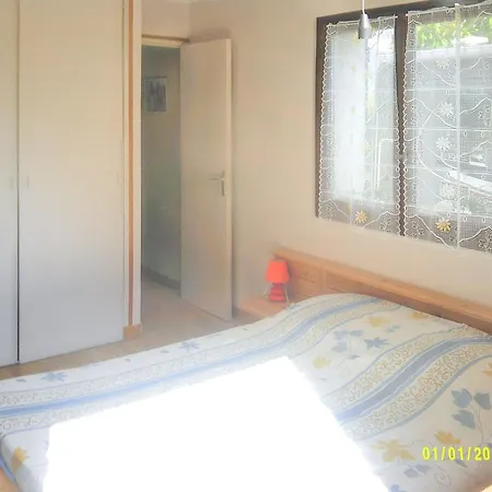 A Avec Piscine Partagee Et Vue Apartment